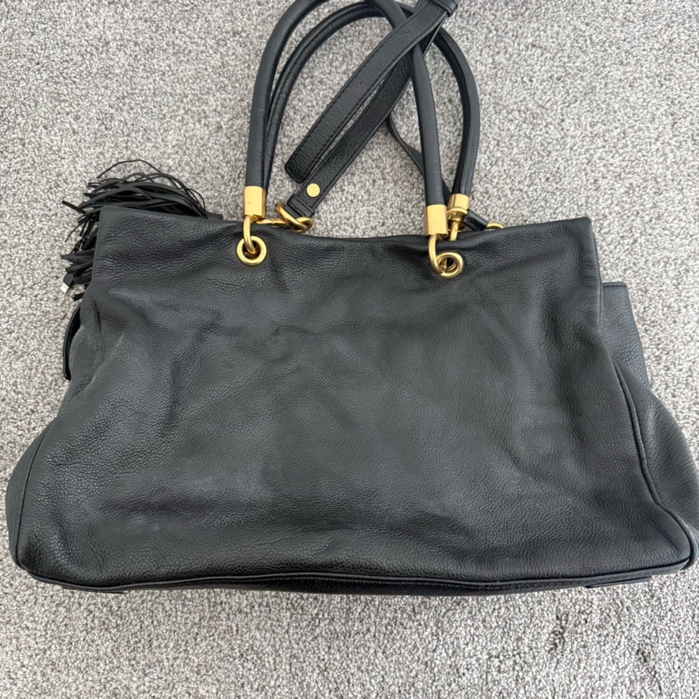 Marc By Marc Jacobs Black Leather Shoulder Bag with Gold Accents - Picture 5 of 9